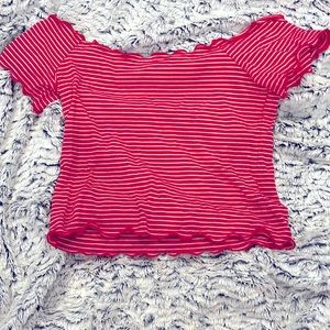 A cute over the shoulder top, great top for fourth of July!